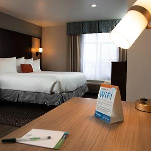 King Room Mobility or hearing accessible